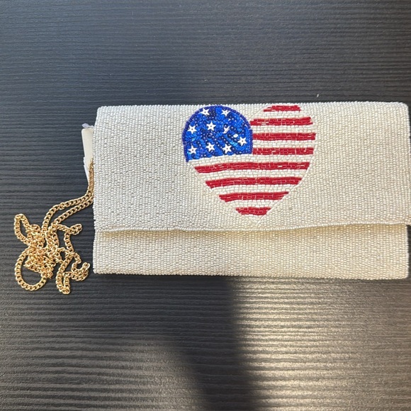 NEW American Flag Lip Patriotic FULL BEADED Seed Bead Clutch w/ Crossbody Chain - Picture 3 of 3
